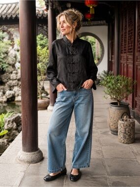 324. Pure Silk Black Jacquard Tang Jacket Blouse | Frog Closure | 20/24